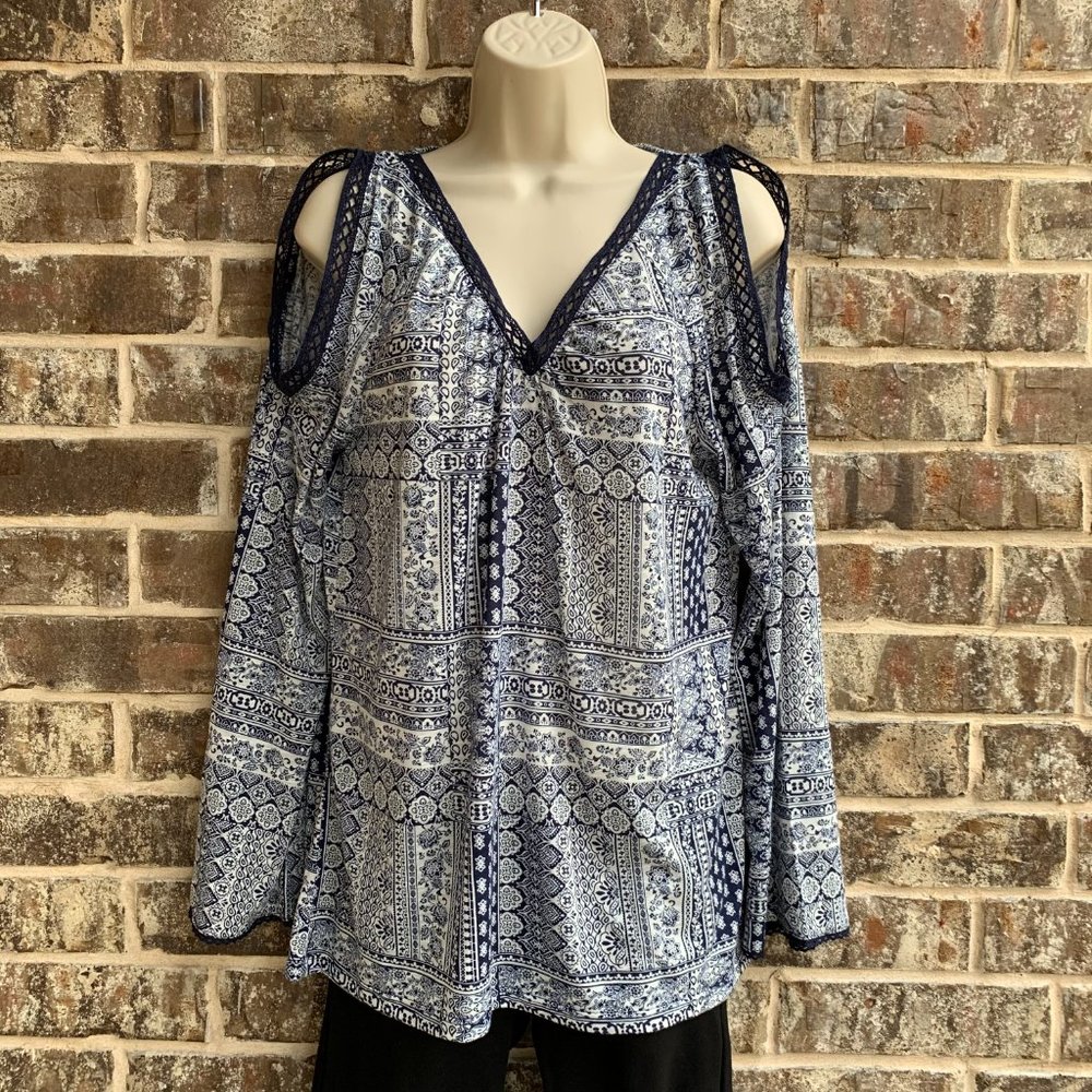 Verve ami Womens Cold Shoulders Lace Trim Top